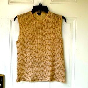FASTFORWARD. Gold, round neck, marled top. Sleeveless. Size L.